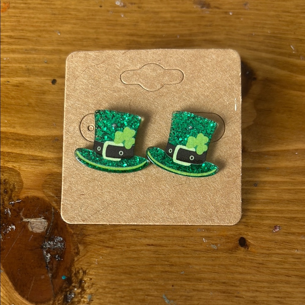 🍭 5 for $30 Green Glitter Leprechaun Hat Earrings